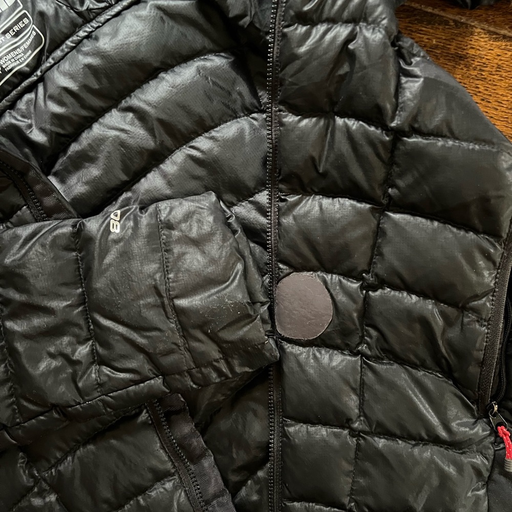 Lightly Worn North Face Down Puffer - image 3